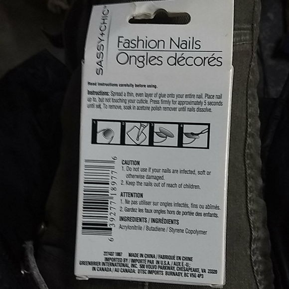 Fashion nails - Picture 2 of 2